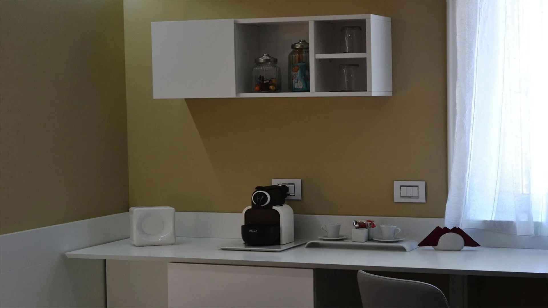 Ginevra Rooms Bergamo 2*,  Italy